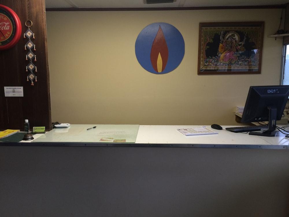 Budget Lakeview Inn photo 2