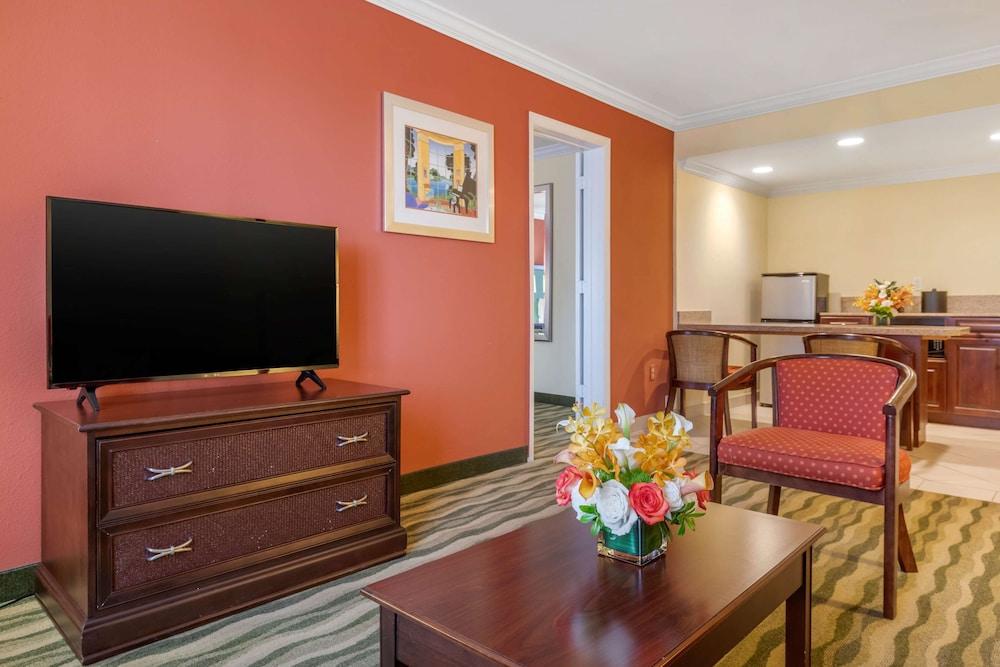 Best Western Plus Palm Beach Gardens Hotel & Ste & Conf Ctr photo 13