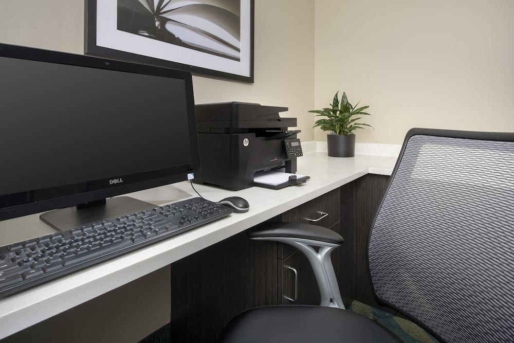 Candlewood Suites I-26 at Northwoods Mall by IHG photo 26