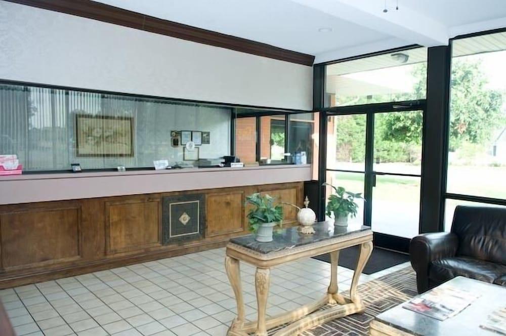 Guest Lodge Pageland photo 5