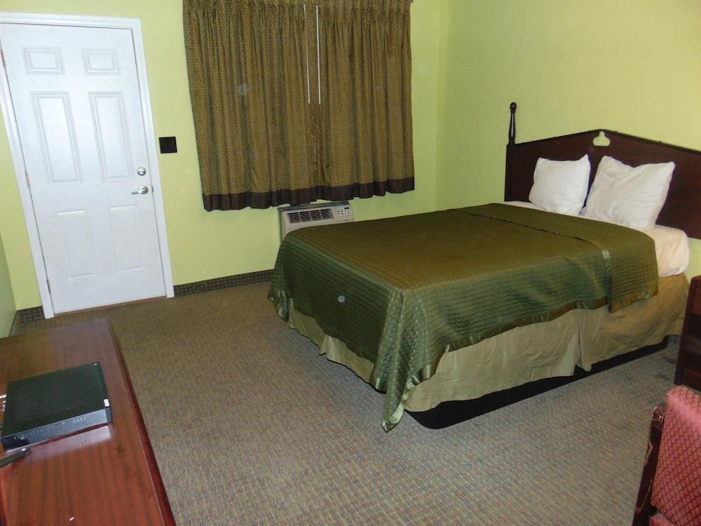 Westbrook Motel photo 25