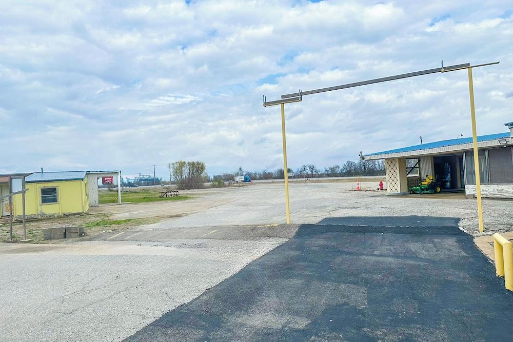 Shamrock Kings Inn By Oyo Marked Tree I-555 photo 37