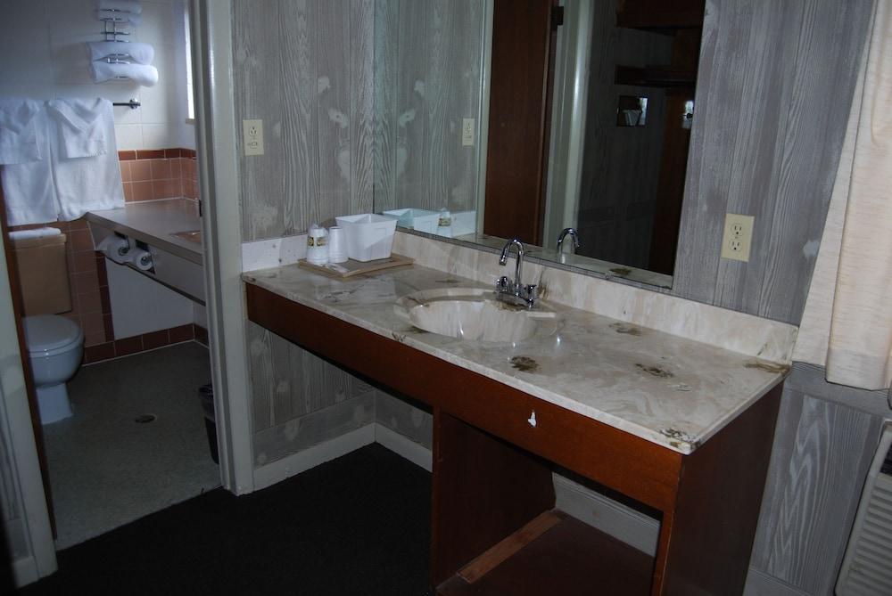 Budget Host 254 Inn Loveland photo 9