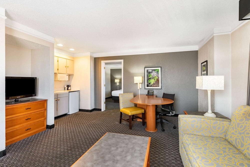 Travelodge by Wyndham El Paso - Airport photo 3