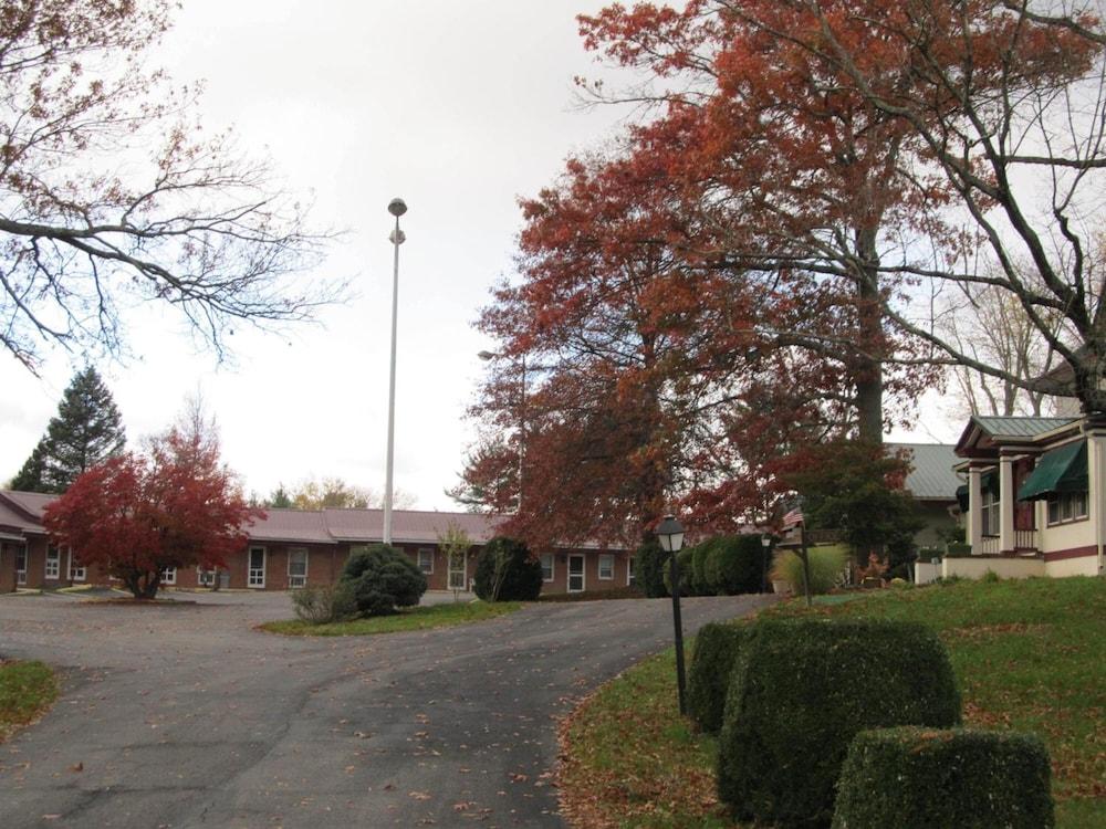 Potomac River Motel photo 44