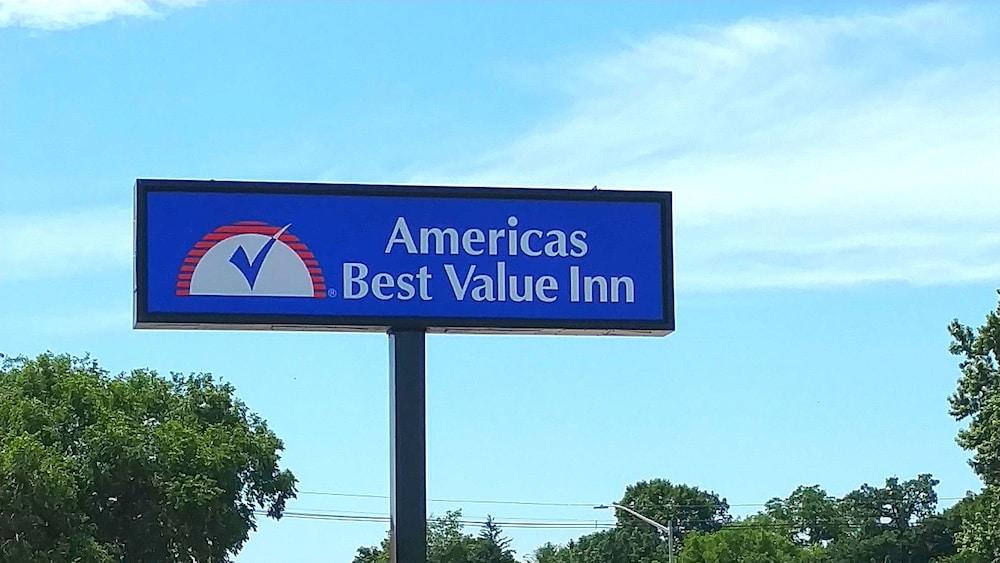 Americas Inn photo 22
