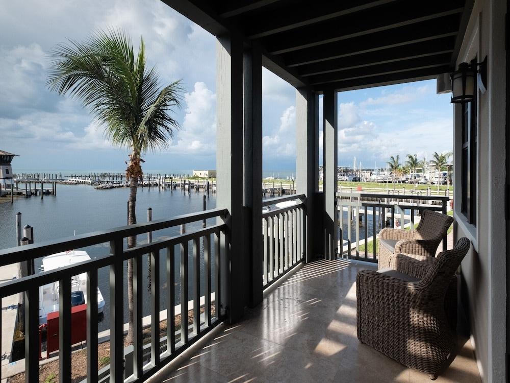 Marlin Bay Resort & Marina photo 8