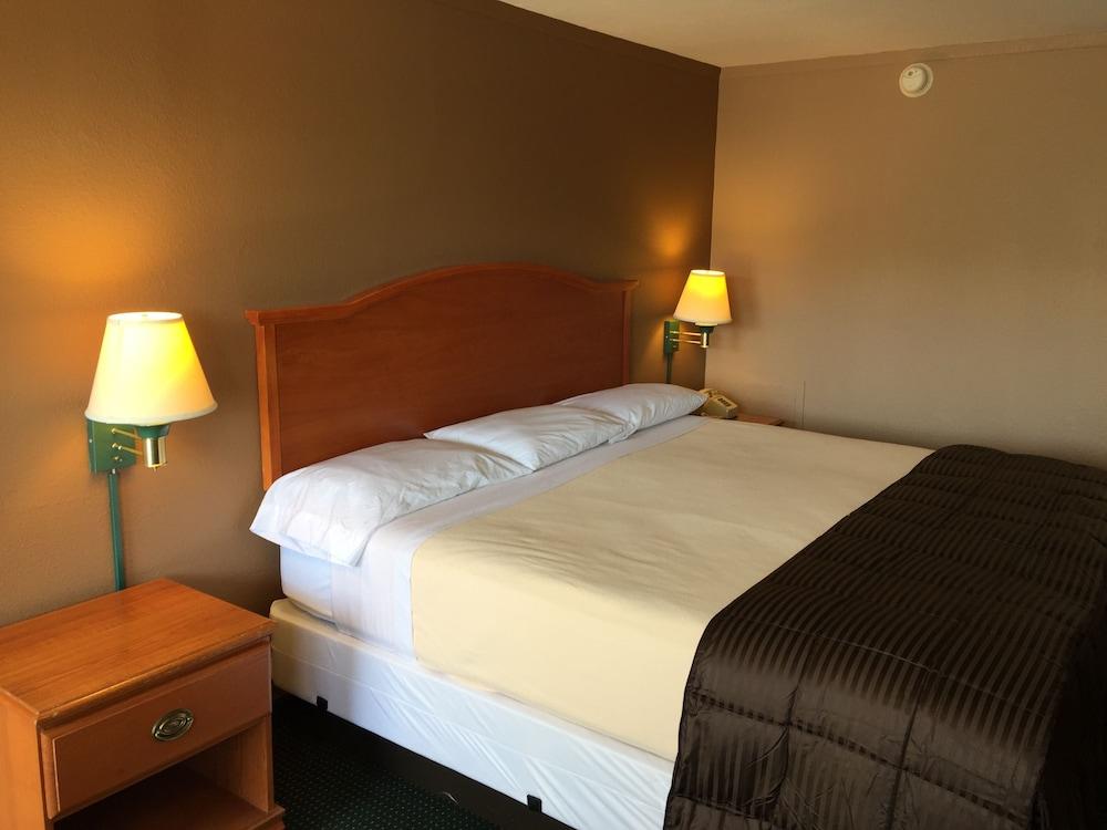 Budget Inn photo 4