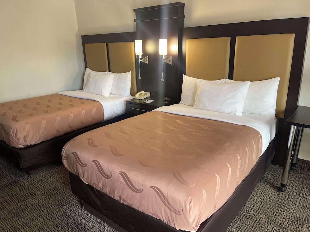 Quality Inn Dalton Central photo 5