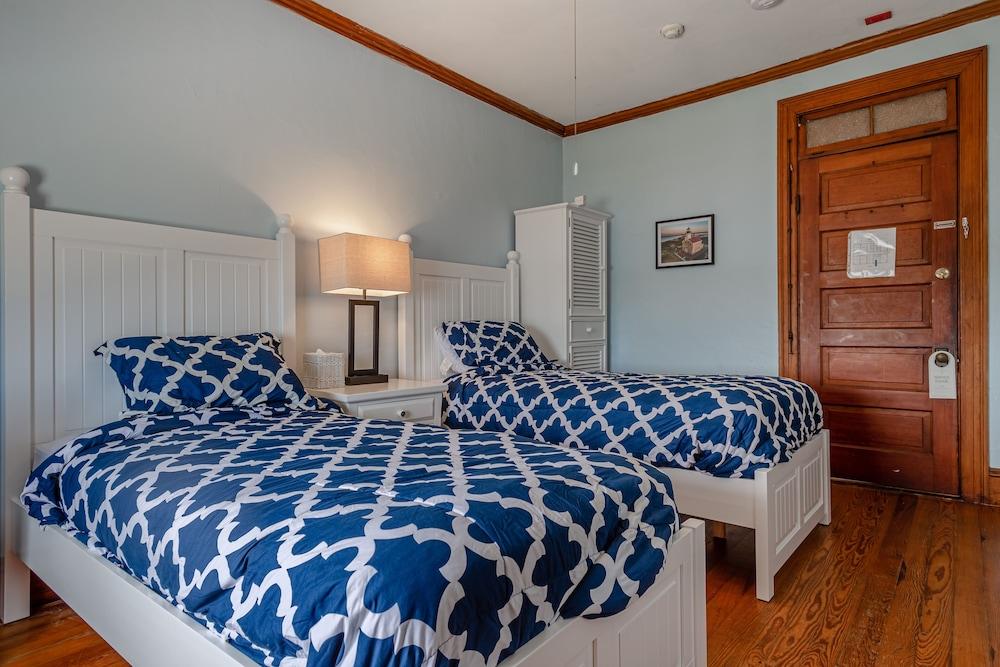 Narragansett Inn photo 45