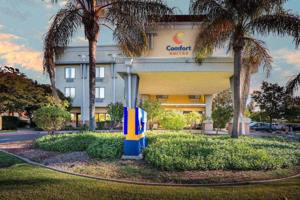Comfort Suites Vacaville-Napa Valley Area photo 37