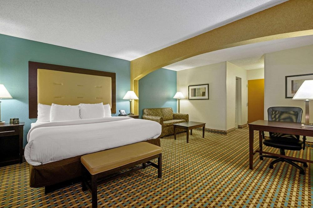 La Quinta Inn by Wyndham Columbia SE / Fort Jackson photo 14