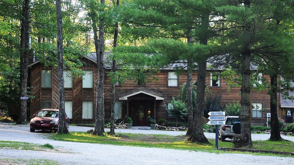 Pandora's Forest - Adults Only — hotel in Crossville