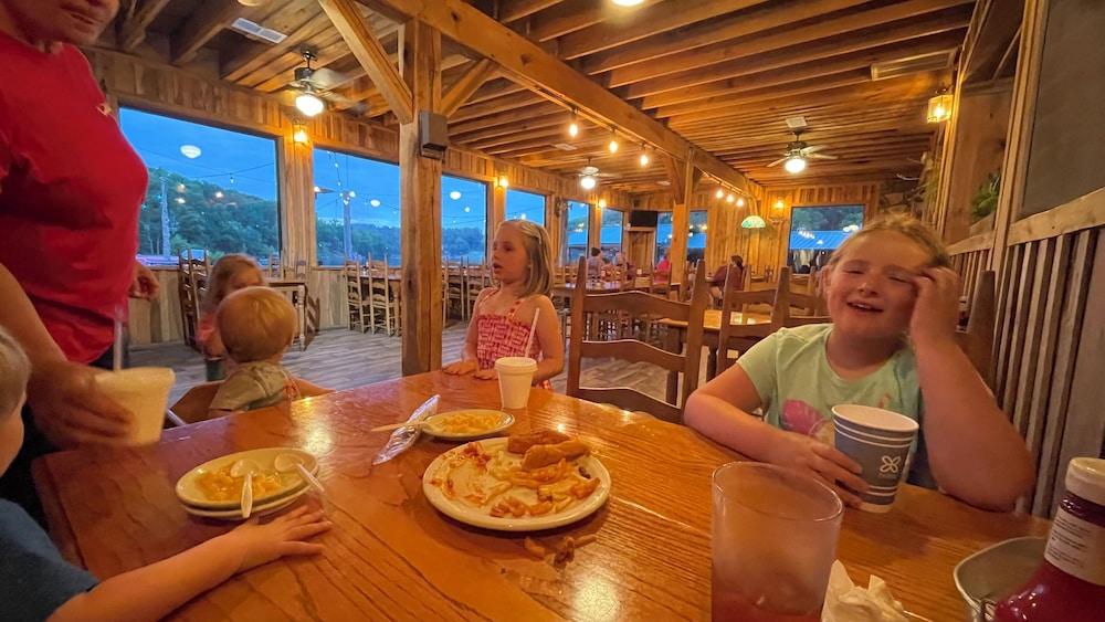 Shady Cliff Resort photo 33