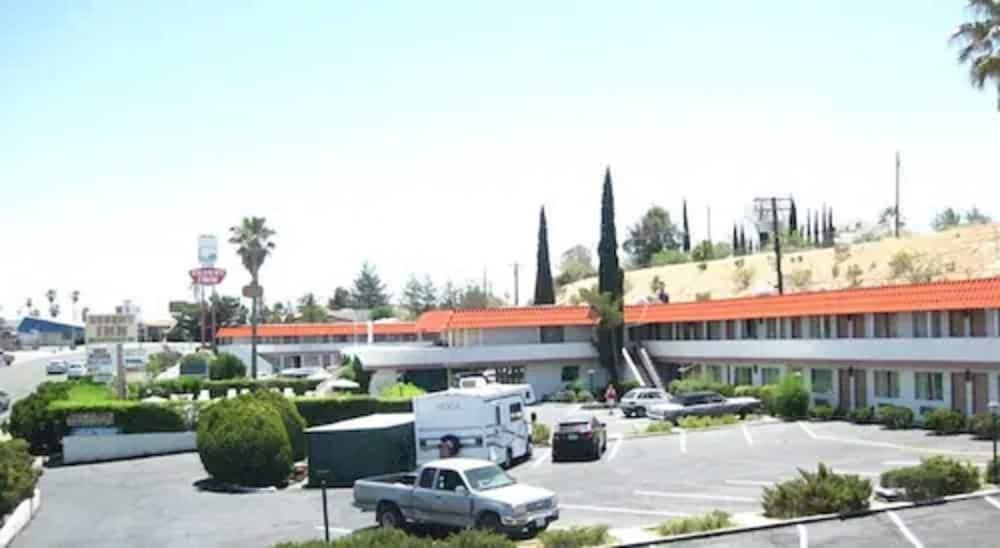 Desert Inn Motel photo 1