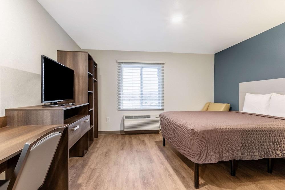 WoodSpring Suites Indianapolis Airport South photo 21