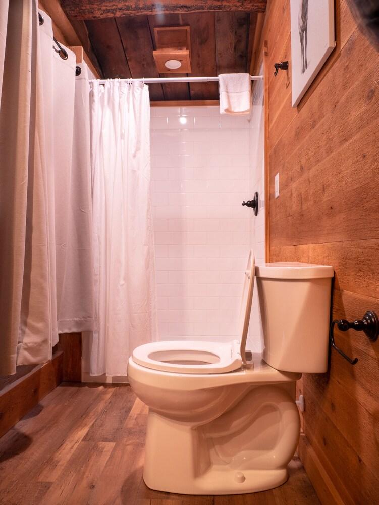 Elkhorn Cabins And Inn photo 34