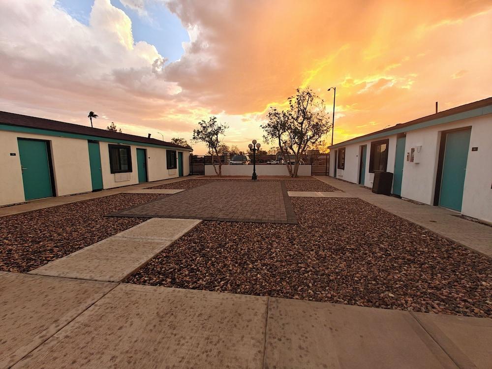 Casa Blanca Inn and Suites photo 13
