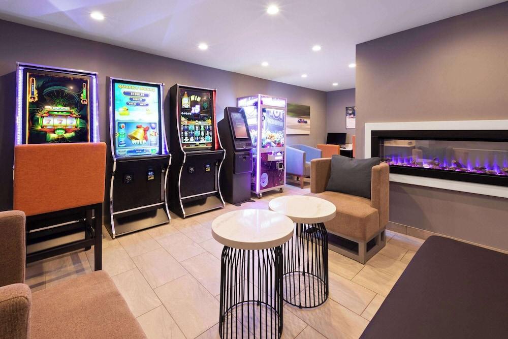 La Quinta Inn by Wyndham Sheboygan photo 26