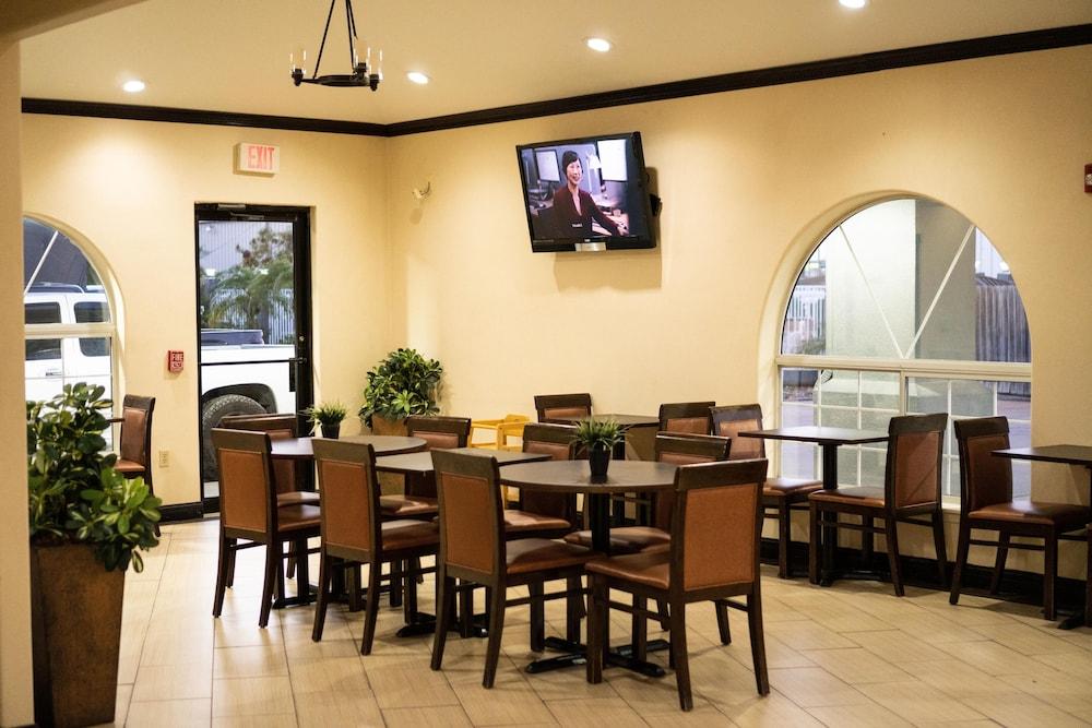Rodeway Inn & Suites Corpus Christi Northwest photo 43