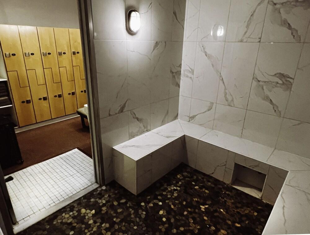 La Tourelle Inn & Spa photo 15