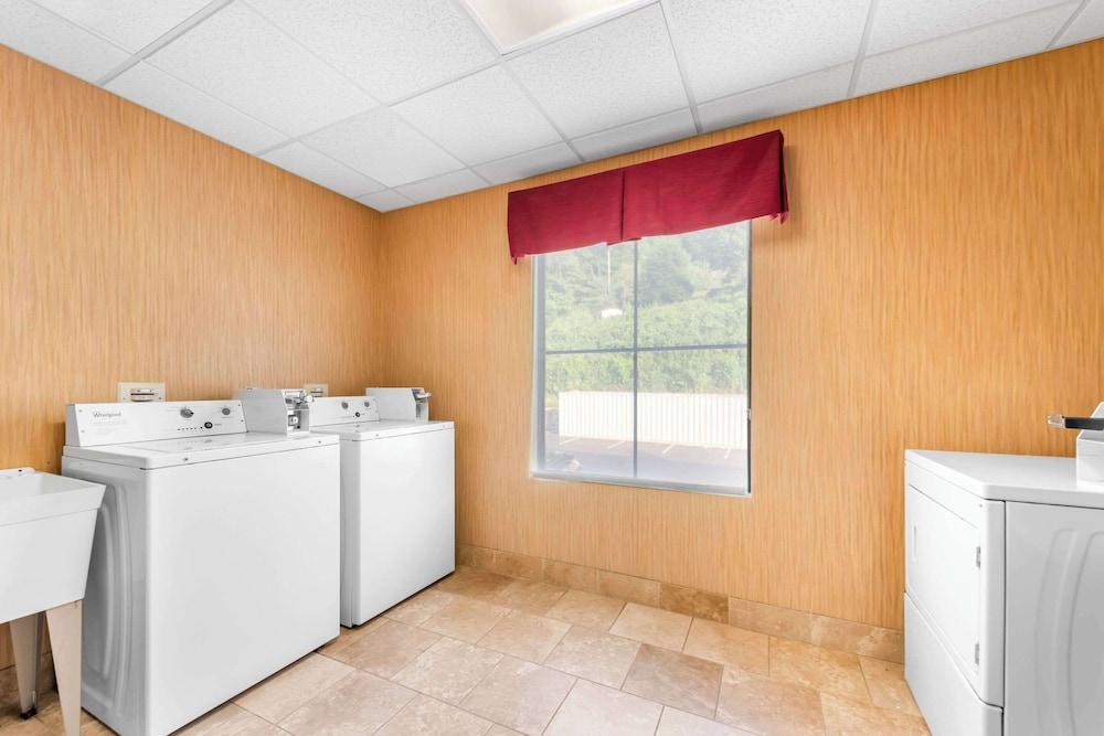 Comfort Inn Harriman photo 18