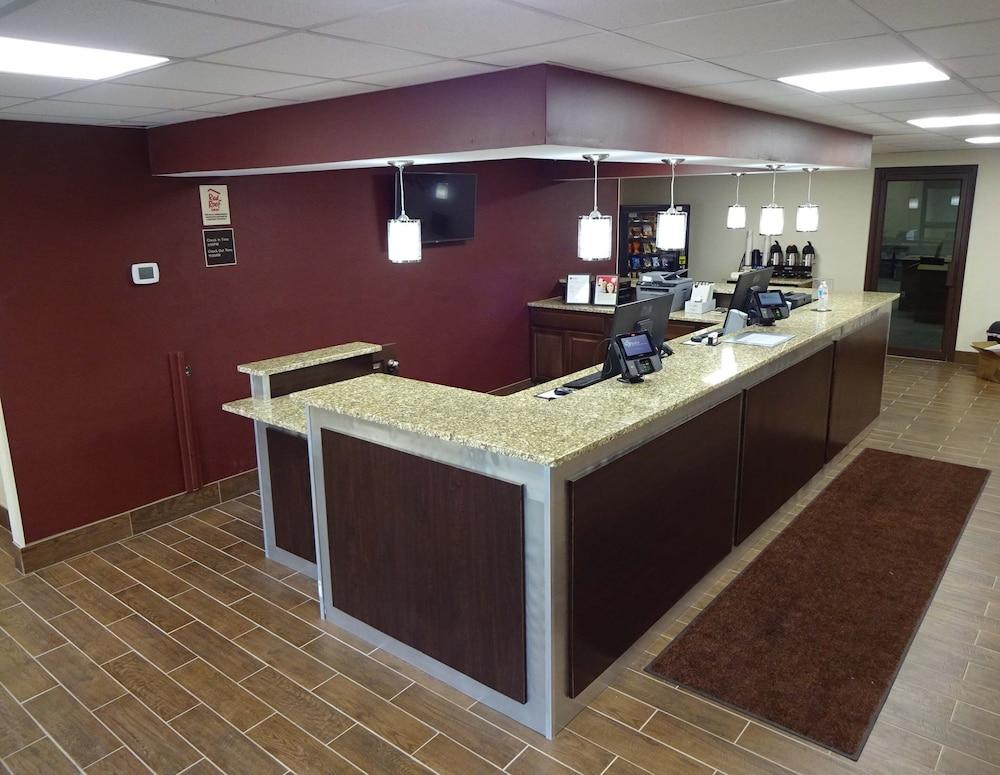 Red Roof Inn Indianapolis - Castleton photo 2