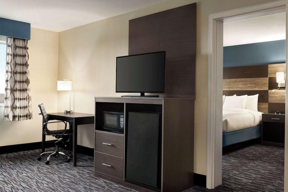 AmericInn by Wyndham Dodgeville photo 14