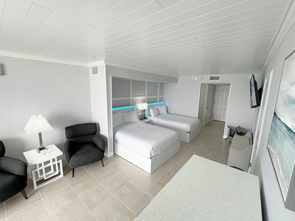 Lani Kai Beachfront Resort photo 86