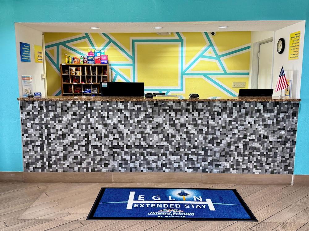 Eglin Extended Stay Hotel, a Howard Johnson by Wyndham photo 2