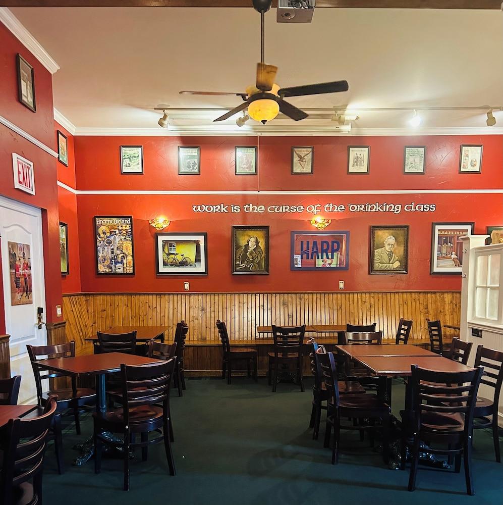 County Clare Irish Hotel & Pub photo 6