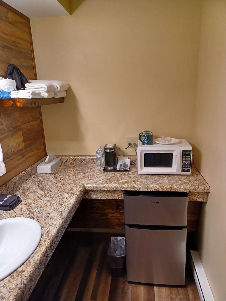 Northwoods Motel photo 13