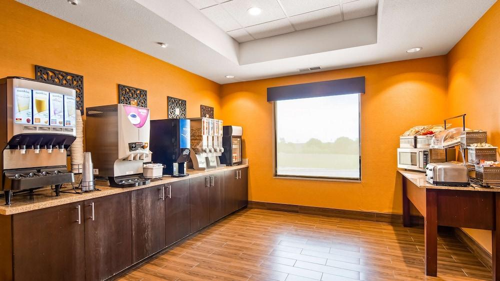 Best Western Plus Hiawatha Hotel photo 29