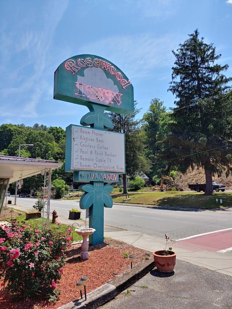 RoseWood Inn photo 8