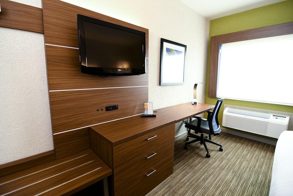 Holiday Inn Express Hotel & Stes Port Clinton-Catawba Island by IHG photo 23