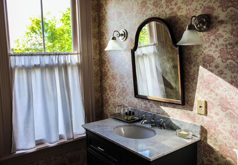 The Millerton Inn photo 12