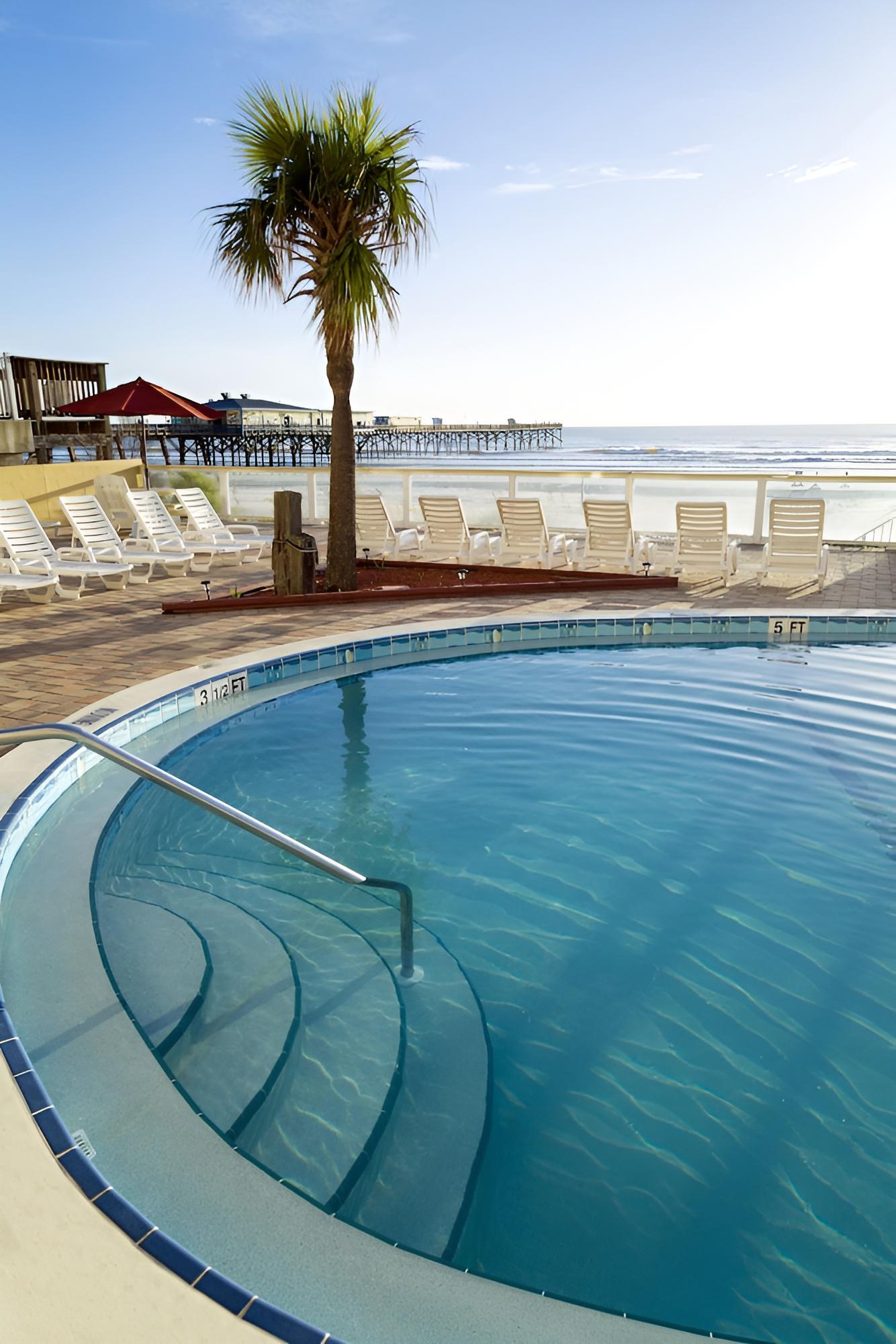 Beach Quarters Daytona photo 11