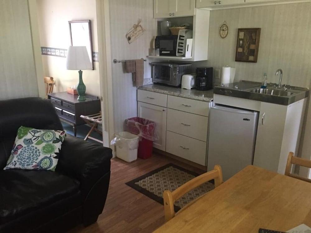 Rock Ledge Motel photo 15