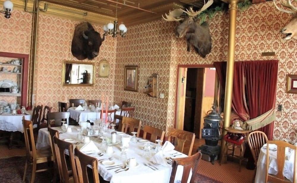 Virginian Hotel photo 32
