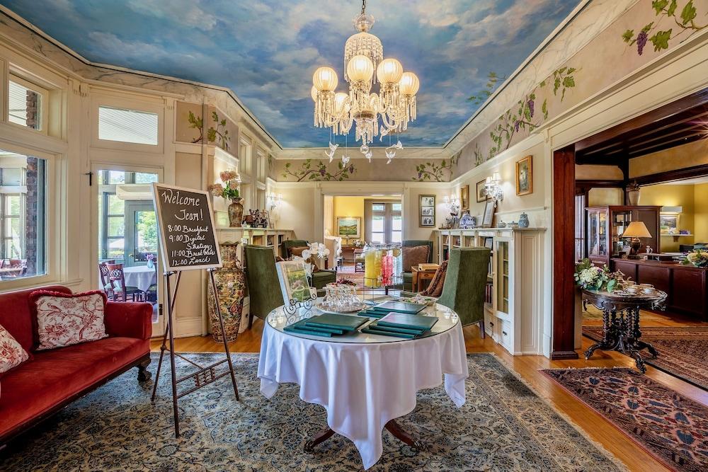 Wilburton Inn photo 30
