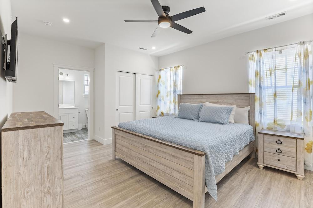Seaport Oasis photo 33