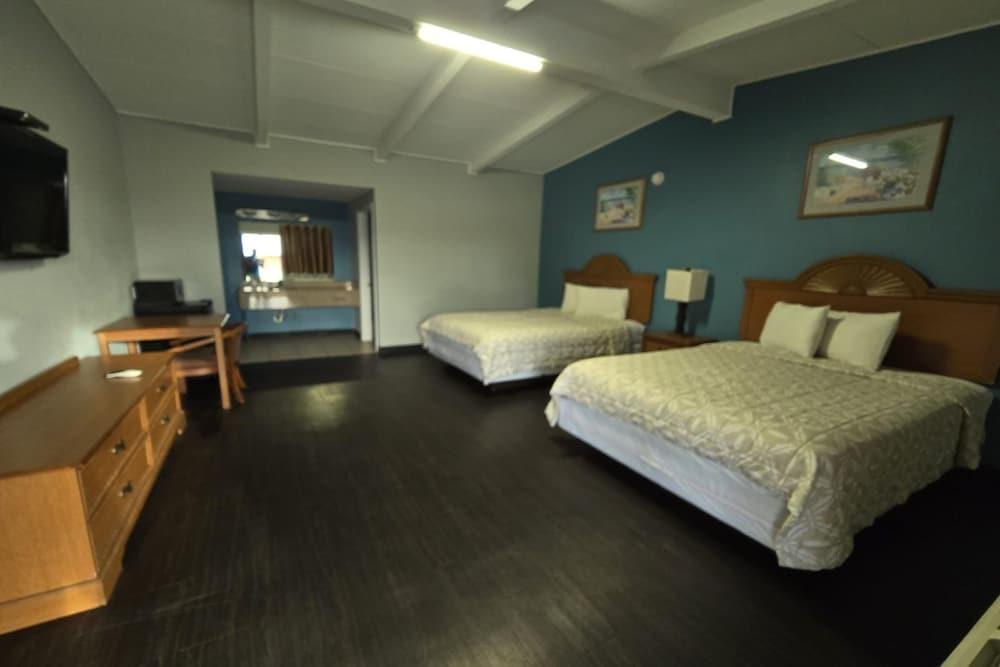 Luxury Inn & Suites and RV Park photo 2