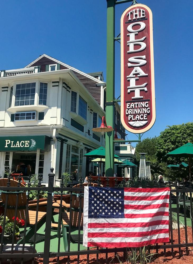 Lamie's Inn and The Old Salt Restaurant photo 47