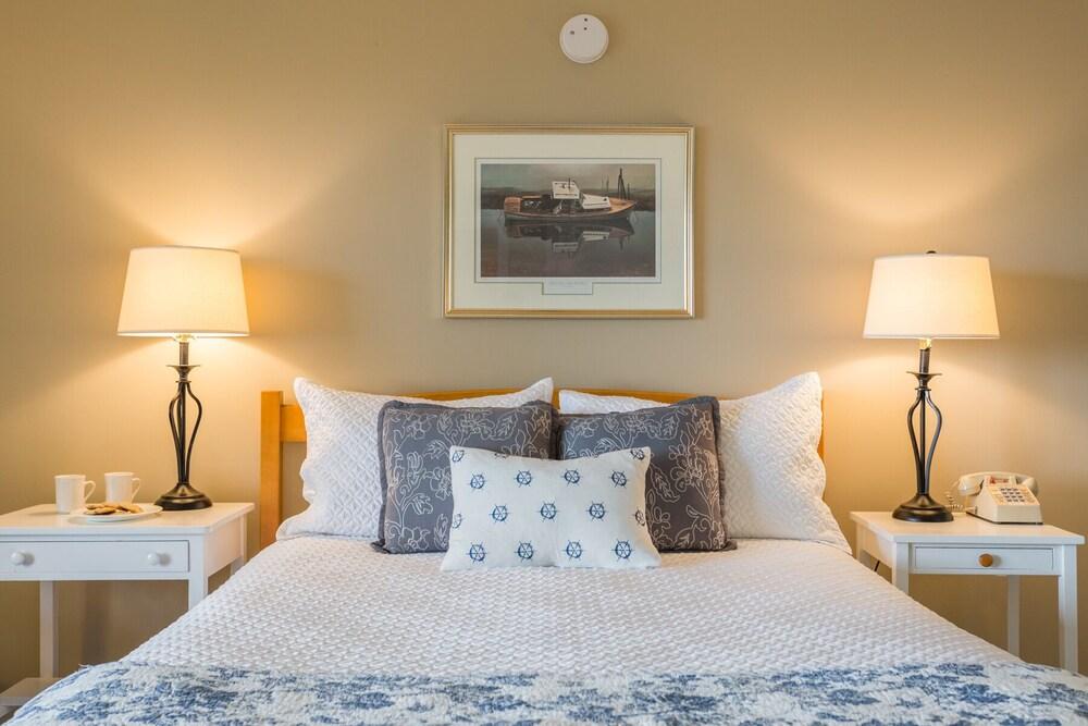 Dockside Guest Quarters & Restaurant photo 55