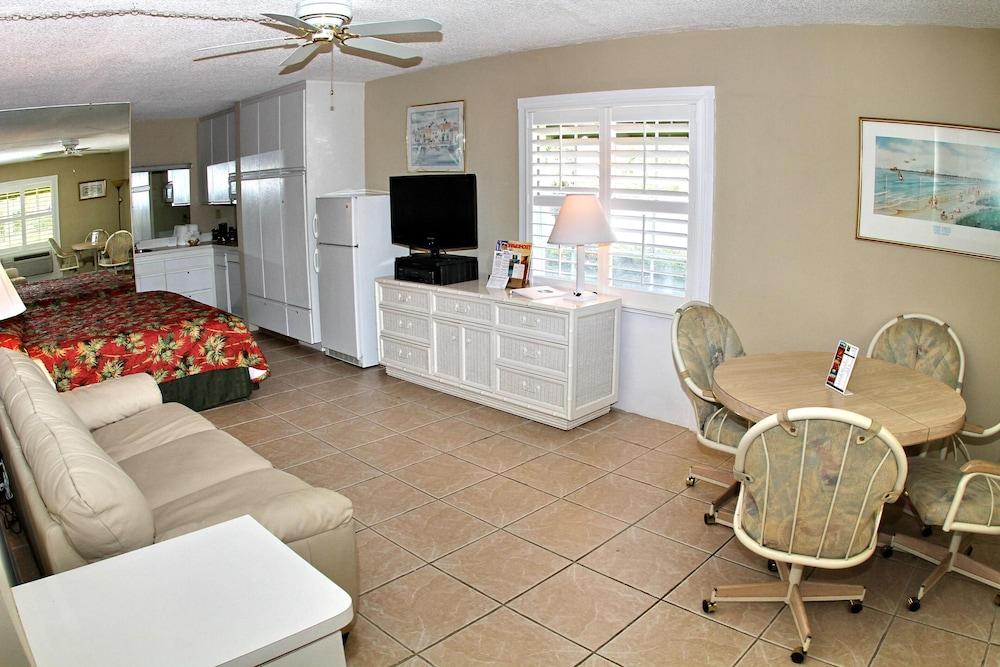 Gulfcoast Inn Naples photo 9