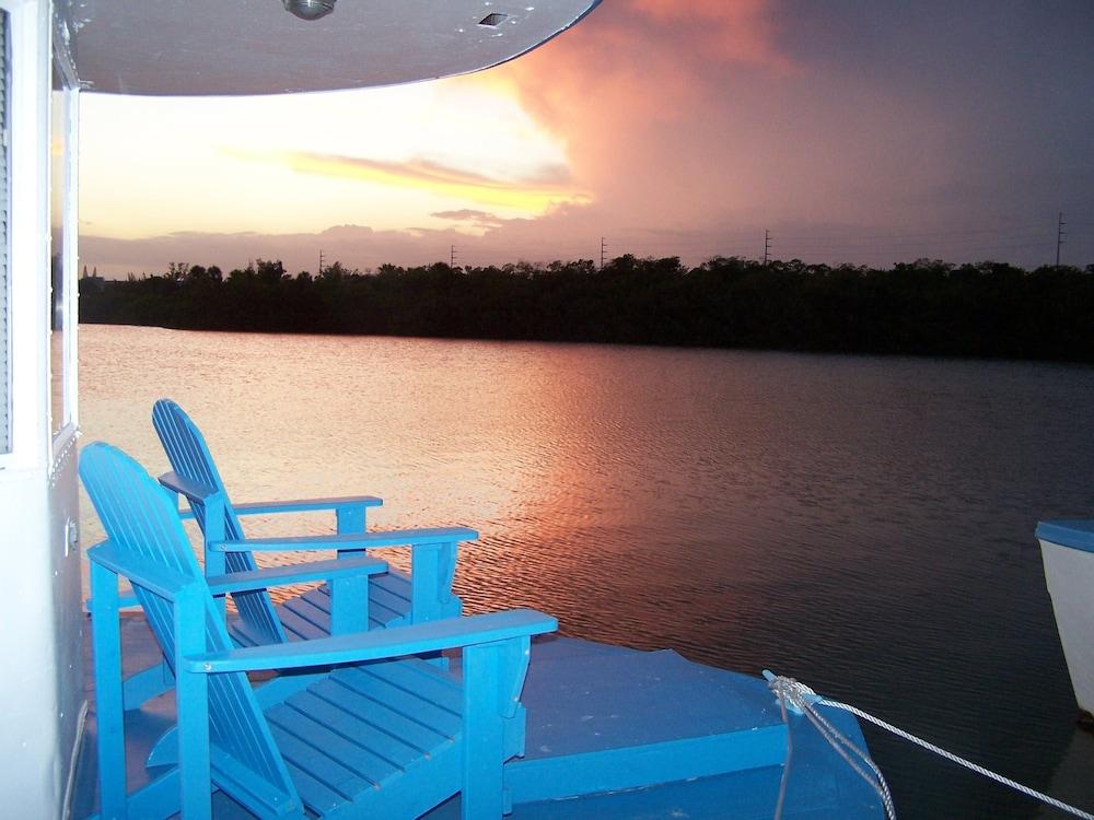 Floating Sea Cove Resort & Marina photo 20