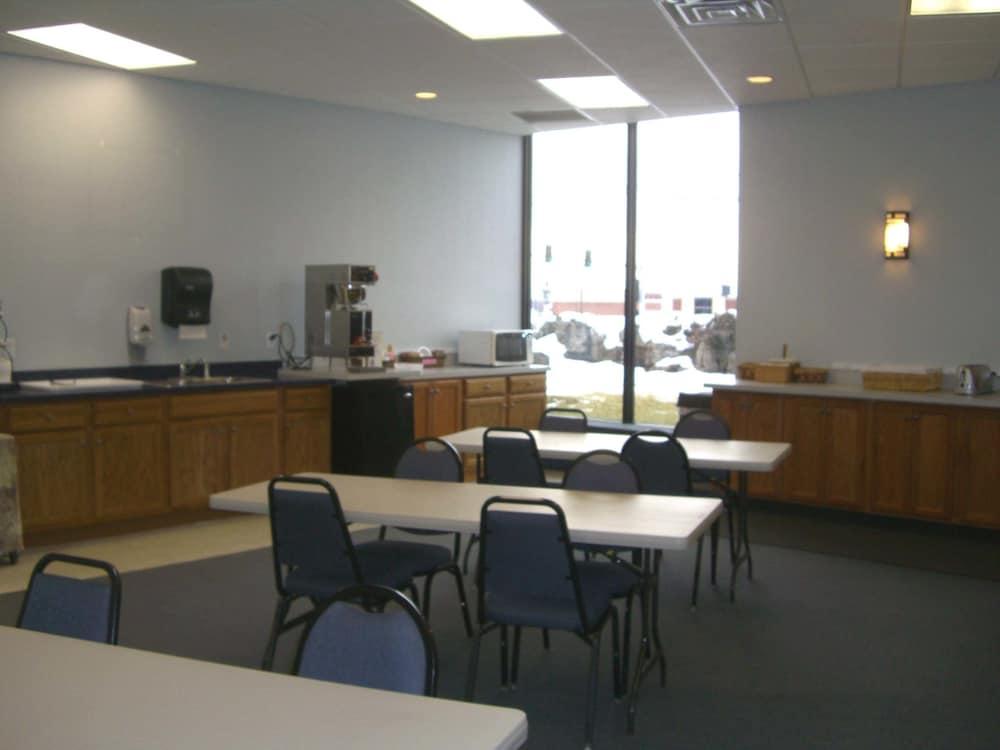 Quails Nest Inn and Suites photo 33
