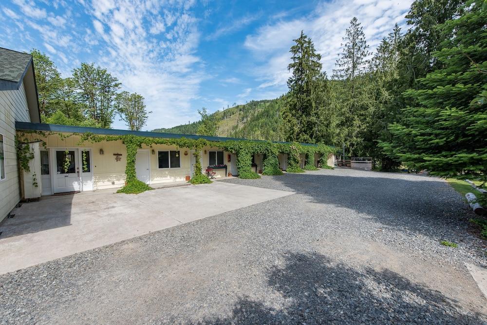Emerald Valley Inn photo 65