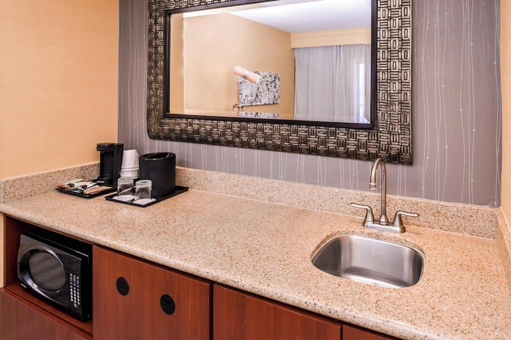 Courtyard Marriott Victorville photo 51