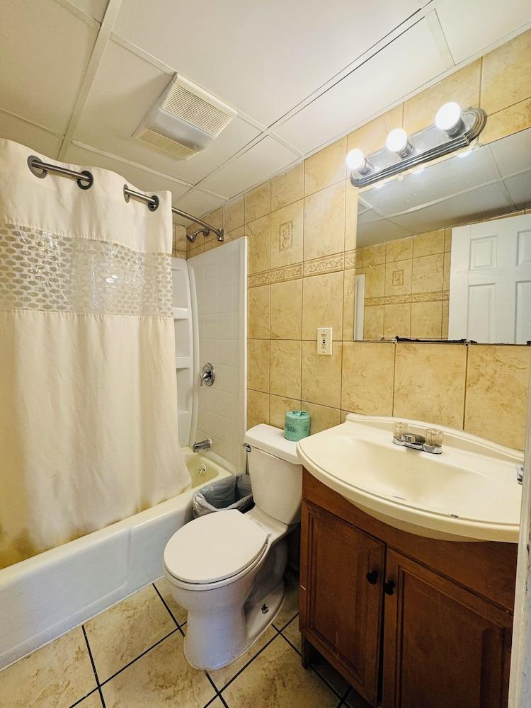 Skyview Manor Motel photo 26